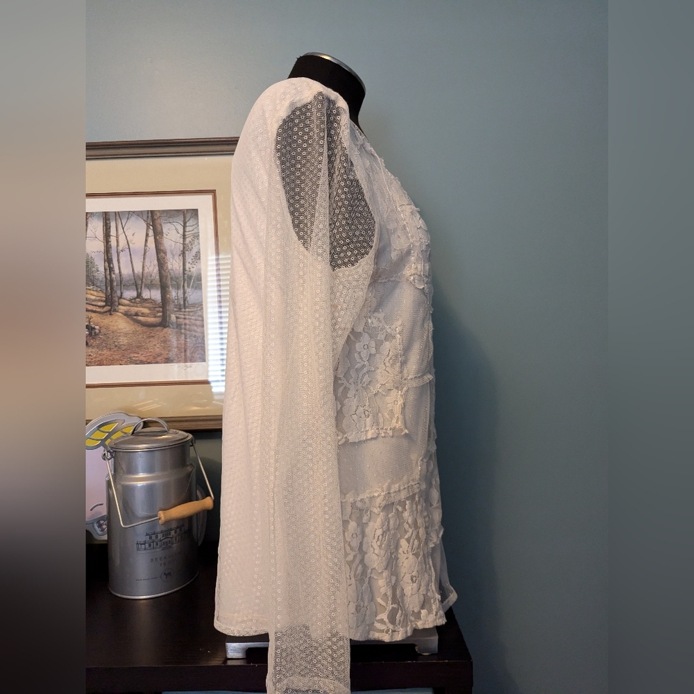 Sundance floral lace top, sheer sleeves, size large, winter white - Picture 2 of 8